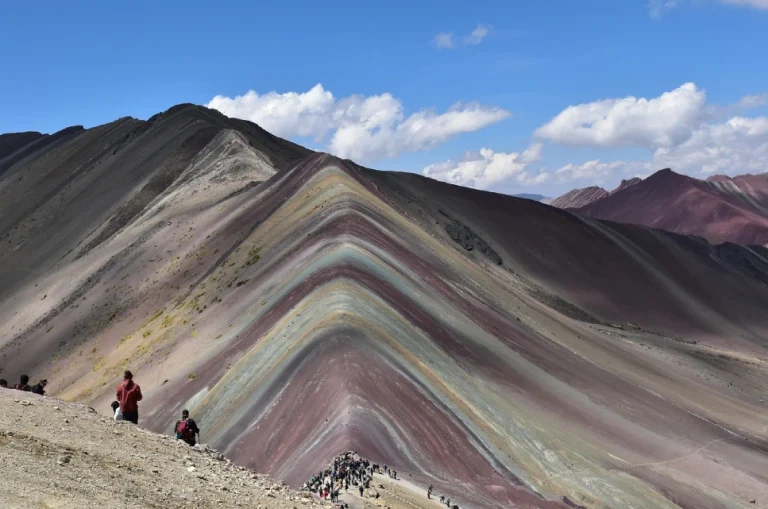 rainbow mountain (17)